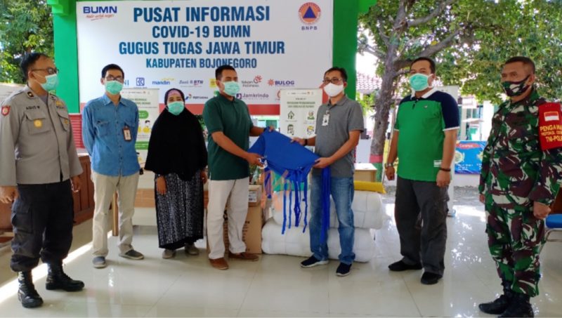 BUMN Serahkan Ratusan Bantuan APD di Posko Penanganan COVID-19 Kecamatan Bojonegoro