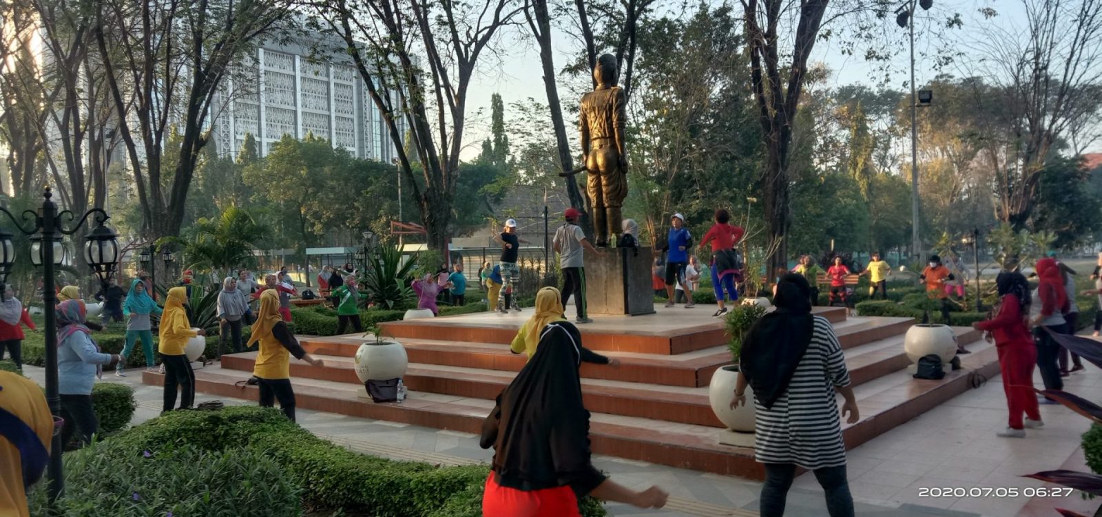 Sanggar Senam Ersaga Kembali Gelar Aerobic di Alun-Alun Kota Bojonegoro 16 sanggar senam ersaga kembali gelar aerobic di alun alun kota bojonegoro 3