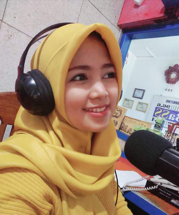 Tyas Ambar saat bertugas.