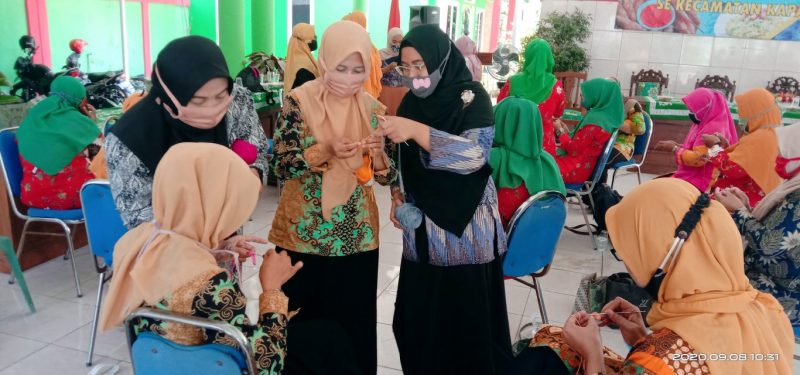 pembinaan dan pelatihan kader uppks kecamatan kapas gelar pelatihan rajut 2