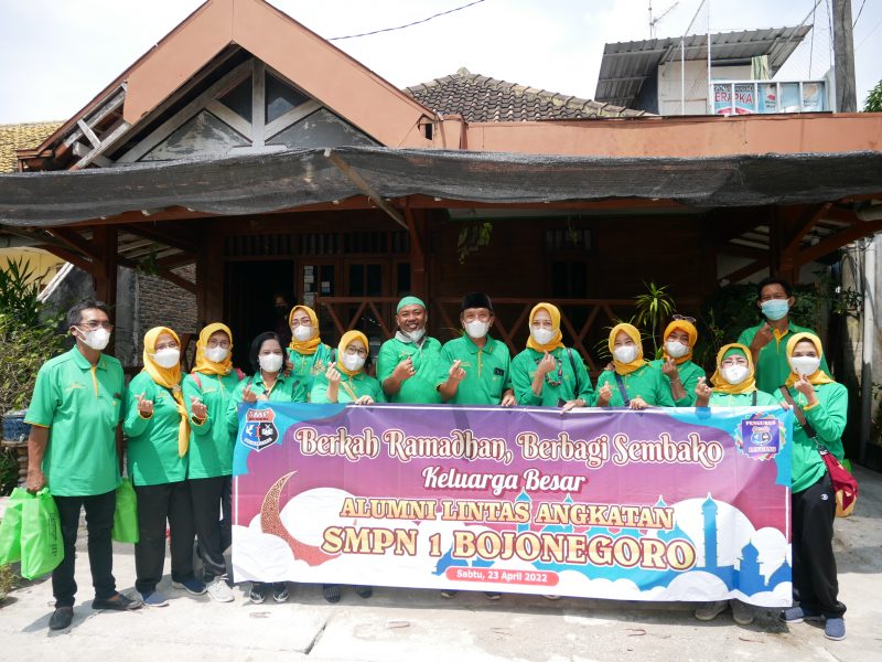 Wabup Bersama Lintang Bojonegoro Berbagi di Bulan Suci 42 20220423152229