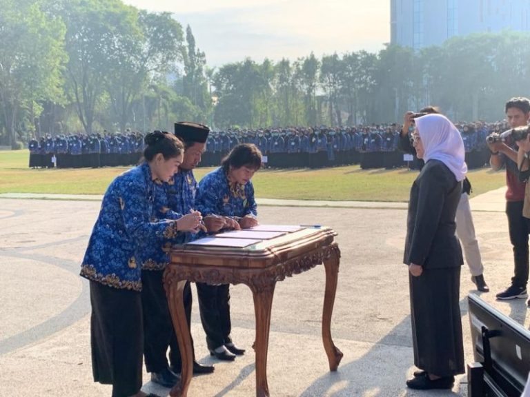 2950 PPPK Bojonegoro Terima SK, Bupati Minta Jaga Disiplin dan Integritas 6 2950 PPPK Bojonegoro Terima SK, Bupati Minta Jaga Disiplin dan Integritas