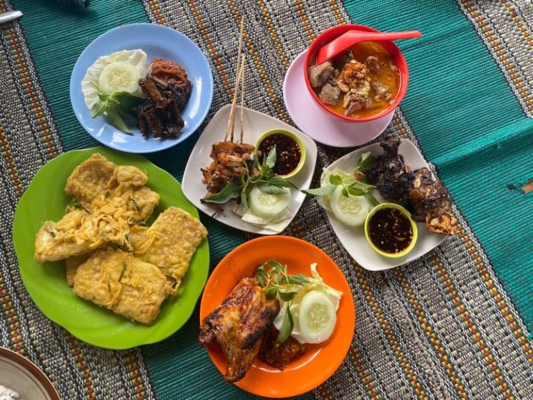 Lezatnya Sate Gule Kepala Kambing Den Ayu Cepluk Kedungbondo Balen Bojonegoro 6 Lezatnya Sate Gule Kepala Kambing Den Ayu Cepluk Kedungbondo Balen Bojonegoro