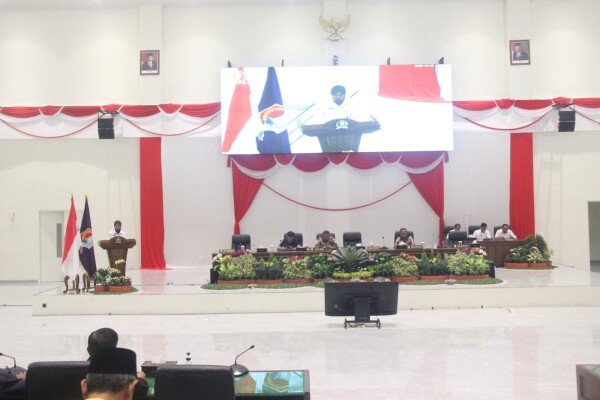 Sekda Bojonegoro Sampaikan Nota Penjelasan Bupati atas Raperda Penanaman Modal di Paripurna DPRD 41 AI0WgTTRrRGPX9nt