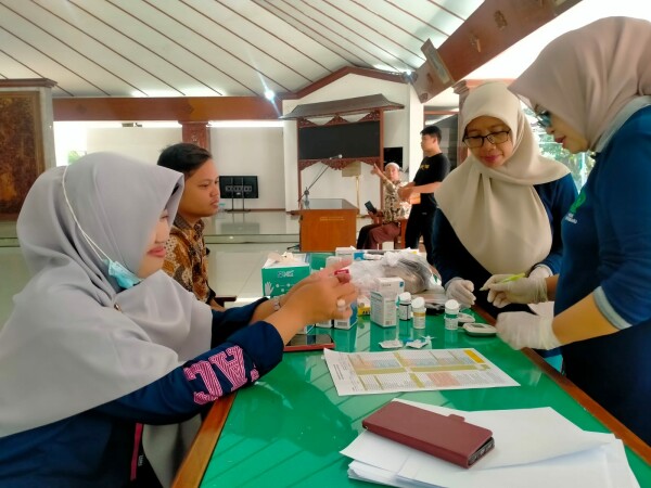Peringatan Hari Ibu, Layanan Kesehatan Pemkab Bojonegoro Disambut Antusias Peserta