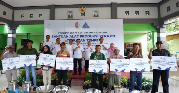 Dorong Pengembangan UMKM Tahu Tempe, Pemkab Bojonegoro dan PT ADS Serahkan Bantuan Alat Produksi 1 HxAMdTTaRI5vrwbD
