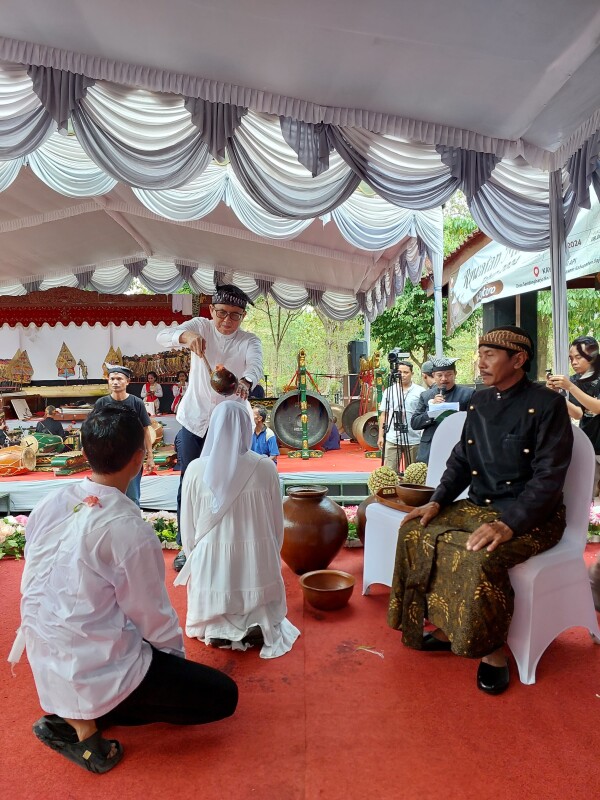 Pemkab Bojonegoro Gelar Ruwatan Masal Murwakala Gratis Bagi Masyarakat 41
