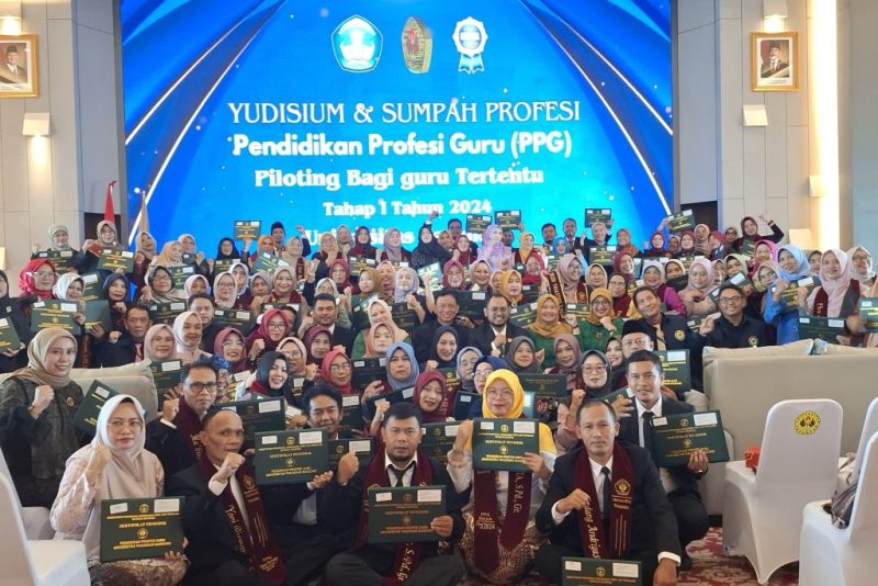 1.660 Guru Ikuti Sumpah Profesi PPG "Kami Siap Mengabdi Sepenuh Hati!" 47 WhatsApp Image 2025 02 05 at 14.29.54 1024x683 1