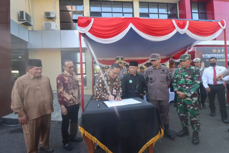 Bersama Polres Bojonegoro, Pemkab Bojonegoro Siap Amankan Arus Mudik dan Sukseskan Ops Ketupat Semeru 2025 1 whatsapp-image-2025-03-20-at-145457