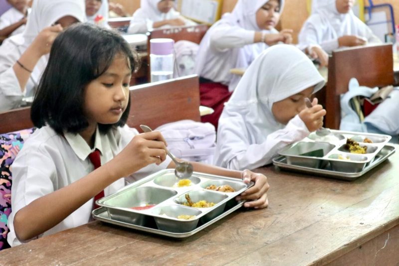 455 Siswa SDN Kadipaten 1 Antusias Terima MBG 41 1000097554
