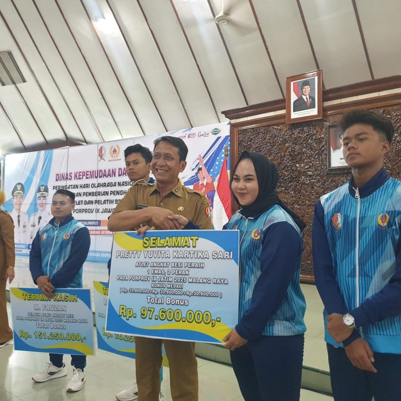 105 Atlet Porprov Peraih Medali Terima Bonus dari Bupati Bojonegoro 5 IMG-20250929-WA0029