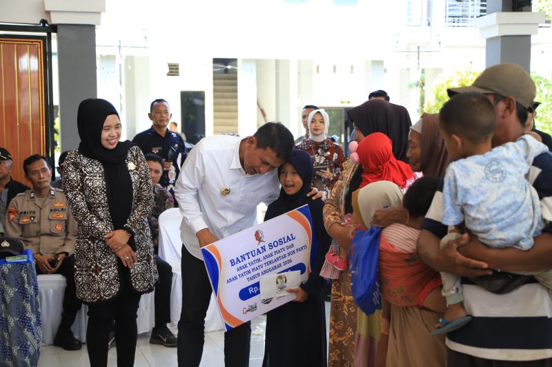 Bupati Bojonegoro Salurkan Bantuan untuk Anak Yatim, Lansia, dan Penyandang Disabilitas di Kasiman 1 IMG-20260312-WA0015