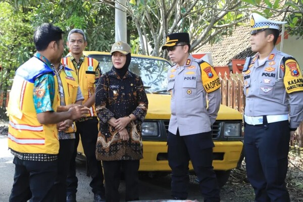 Pastikan Kelancaran Arus Mudik, Wabup Bojonegoro dan Kapolres Tinjau Percepatan Perbaikan Jalan Nasional 1 XlJTvWkubXuIvARD