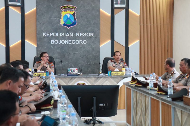 Polres Bojonegoro Siapkan Pengamanan dan Rekayasa Lalu Lintas untuk Keberangkatan CJH 1 IMG-20260429-WA0016