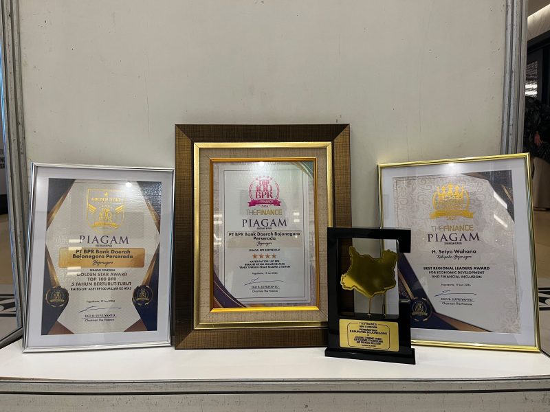 Bojonegoro Raih Penghargaan Bergengsi di Ajang Top 100 BPR dan Regional Economic Award 2026 6 IMG 20260619 WA0036