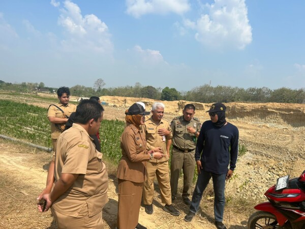 Tidak Kantongi Izin, Pemkab Bojonegoro Hentikan Pengerukan dan Penjualan Tanah di Trucuk 41 7luzSL6iPqKA23a1