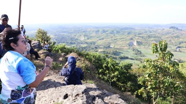 Pesona Bentang Alam Atas Angin Bojonegoro, Titik Lokasi Geomorfologi dan Tektonik Zona Kendeng 21 ADRIhaP3r9V1Ugaf