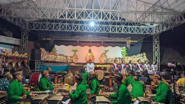 Ngesti Adi Anggoro, Dalang Muda Asal Punggur Lestarikan Kesenian Tradisional di Desanya 11 CnGNUADaBsAi6Sge