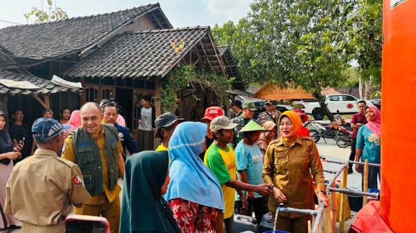 72 Desa Alami Krisis Air, Nurul Azizah Minta BPDB Bojonegoro Percepat Penanganan Kekeringan Bagi Puluhan Desa Terdampak 2 BqvOuA8FtVfFTJ2A