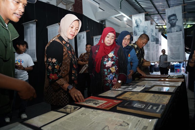 Pameran Temporer "Jejak Peradaban Bojonegoro", Wabup Nurul Azizah Tekankan Pentingnya Merawat Sejarah dan Kebudayaan Daerah 2 IMG 20260911 WA00161