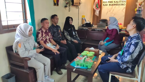 Siswa SLB Bojonegoro Makin Semangat Sekolah dengan Program Angkutan Pelajar Gratis 1 I4McyqTvQ6fBFyFH