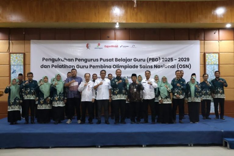 Bupati Bojonegoro Setyo Wahono Kukuhkan Pengurus PBG Bojonegoro Periode 2025-2029 5 Bupati Bojonegoro Setyo Wahono Kukuhkan Pengurus PBG Bojonegoro Periode 2025-2029